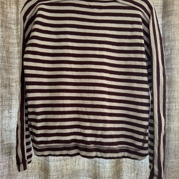 madewell 3/4 sleeve tee. shirt is like new. material is thick tee material - Picture 2 of 6